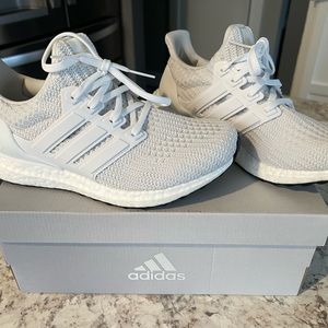 Women’s Adidas Ultraboost 4.0 DNA Size 7